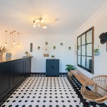 La Concha Boutique Apartments - Adults Only-3